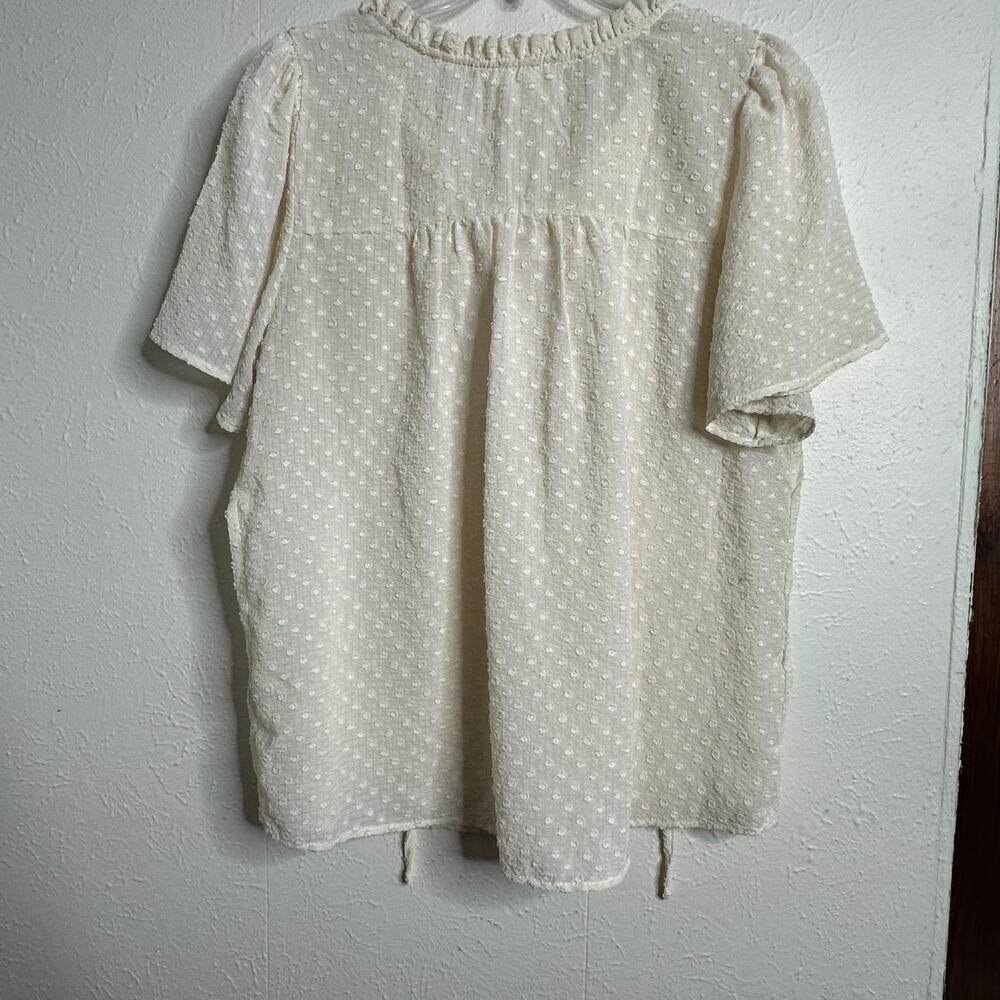 Flower & Feather Woman's 2X Tan & White Swiss Dot Short Ruffled Sleeve Blouse - Picture 2 of 11